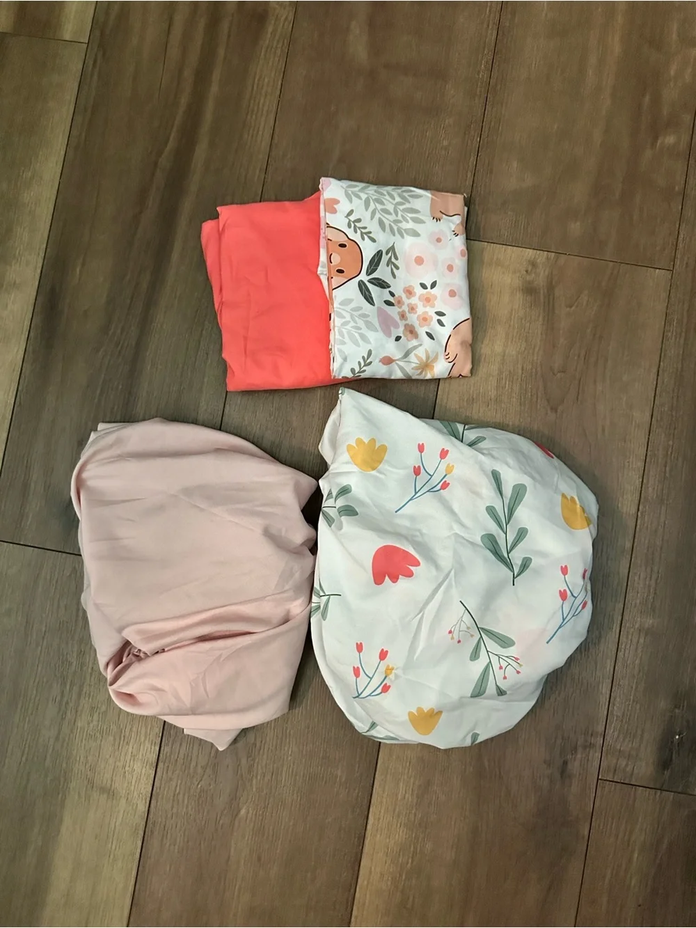 Floral & Solid Bassinet sheets 4 pack ( opened never used)